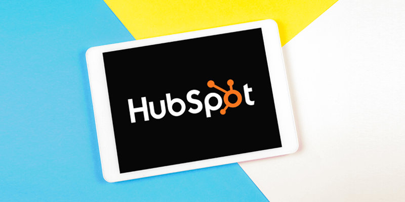 Logotipo de Hubspot en un iPad